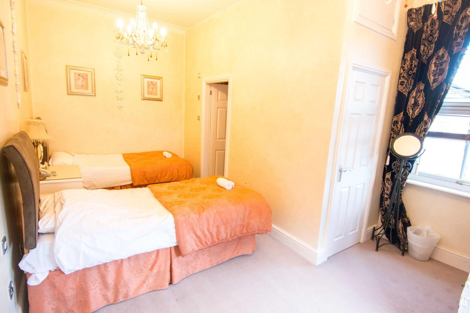 The York Hotel Wolverhampton Buitenkant foto